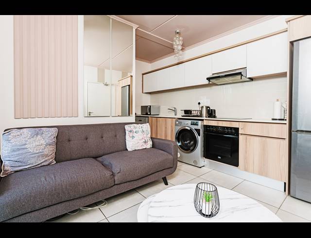 1 BEDROOM APARTMENT FOR SALE IN CROWTHORNE AH
